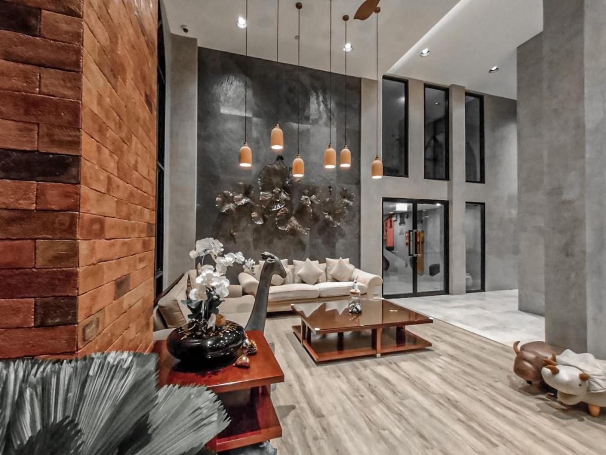 Le Lert Hotel Ratchaburi Esterno foto