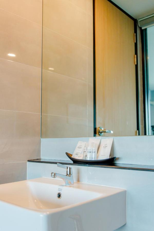 Le Lert Hotel Ratchaburi Esterno foto