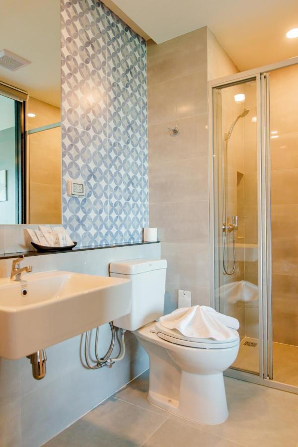 Le Lert Hotel Ratchaburi Esterno foto