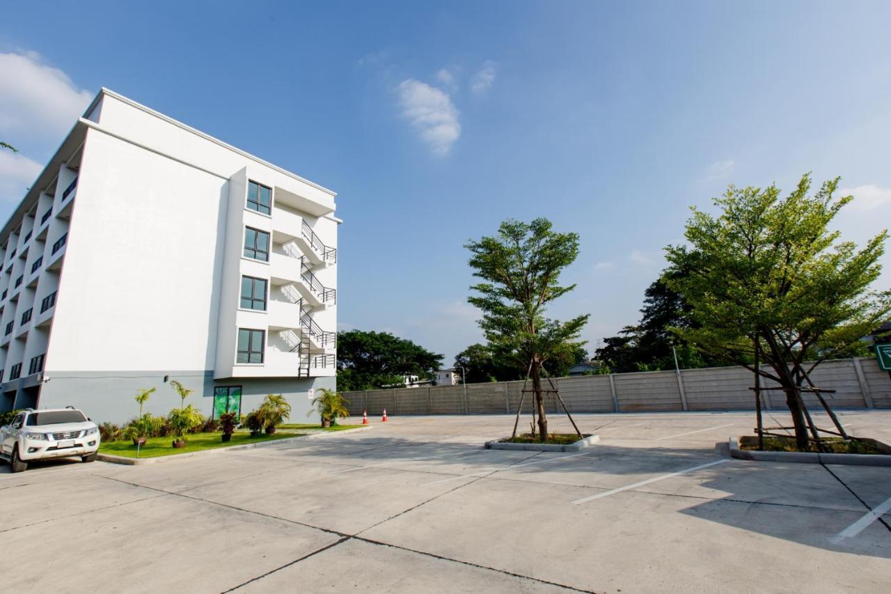 Le Lert Hotel Ratchaburi Esterno foto
