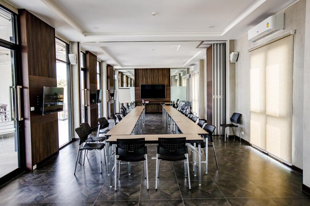 Le Lert Hotel Ratchaburi Esterno foto