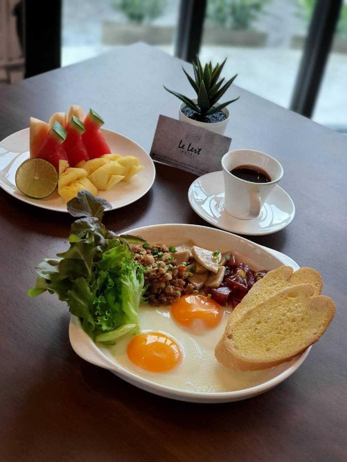 Le Lert Hotel Ratchaburi Esterno foto