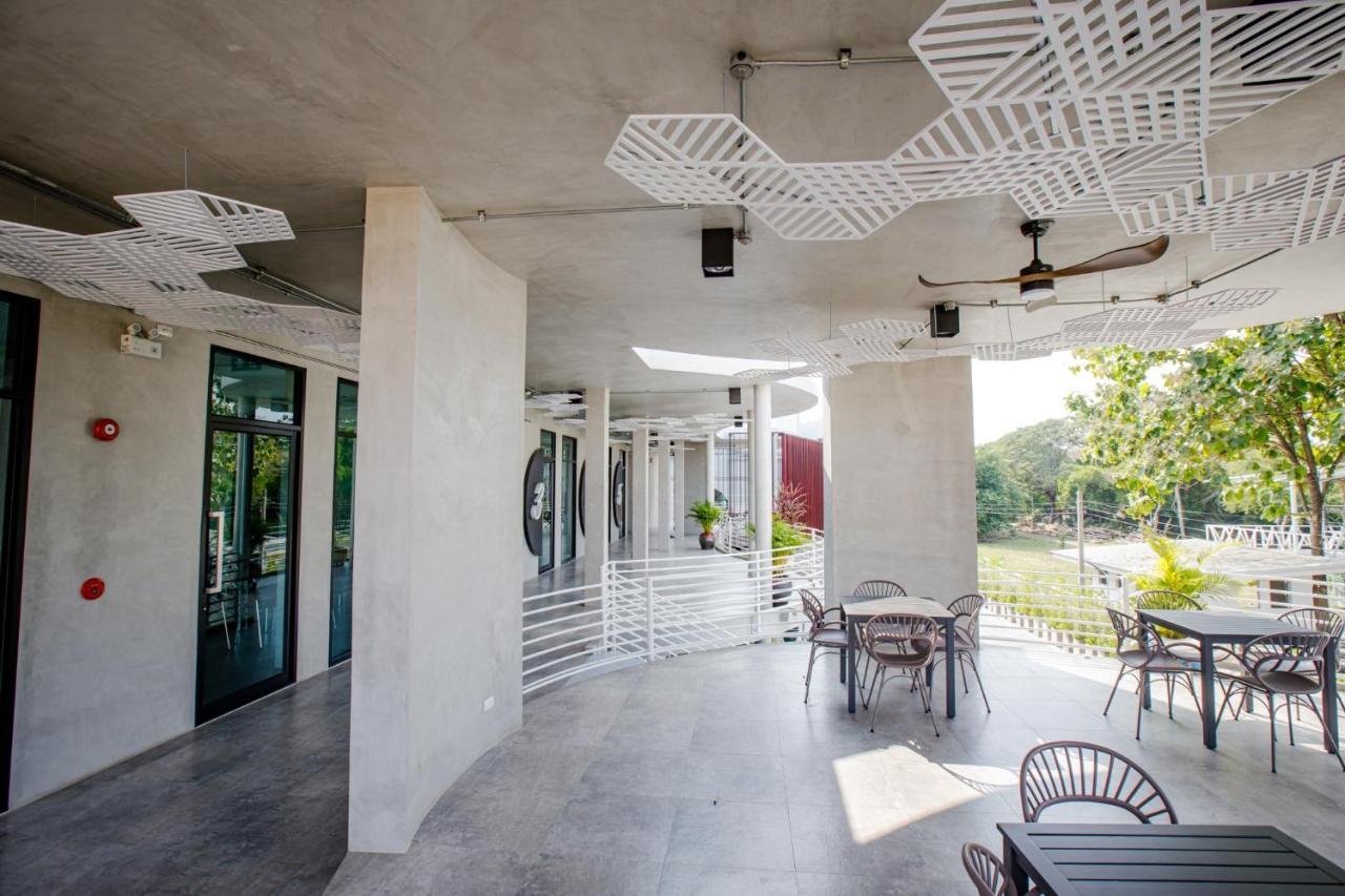 Le Lert Hotel Ratchaburi Esterno foto