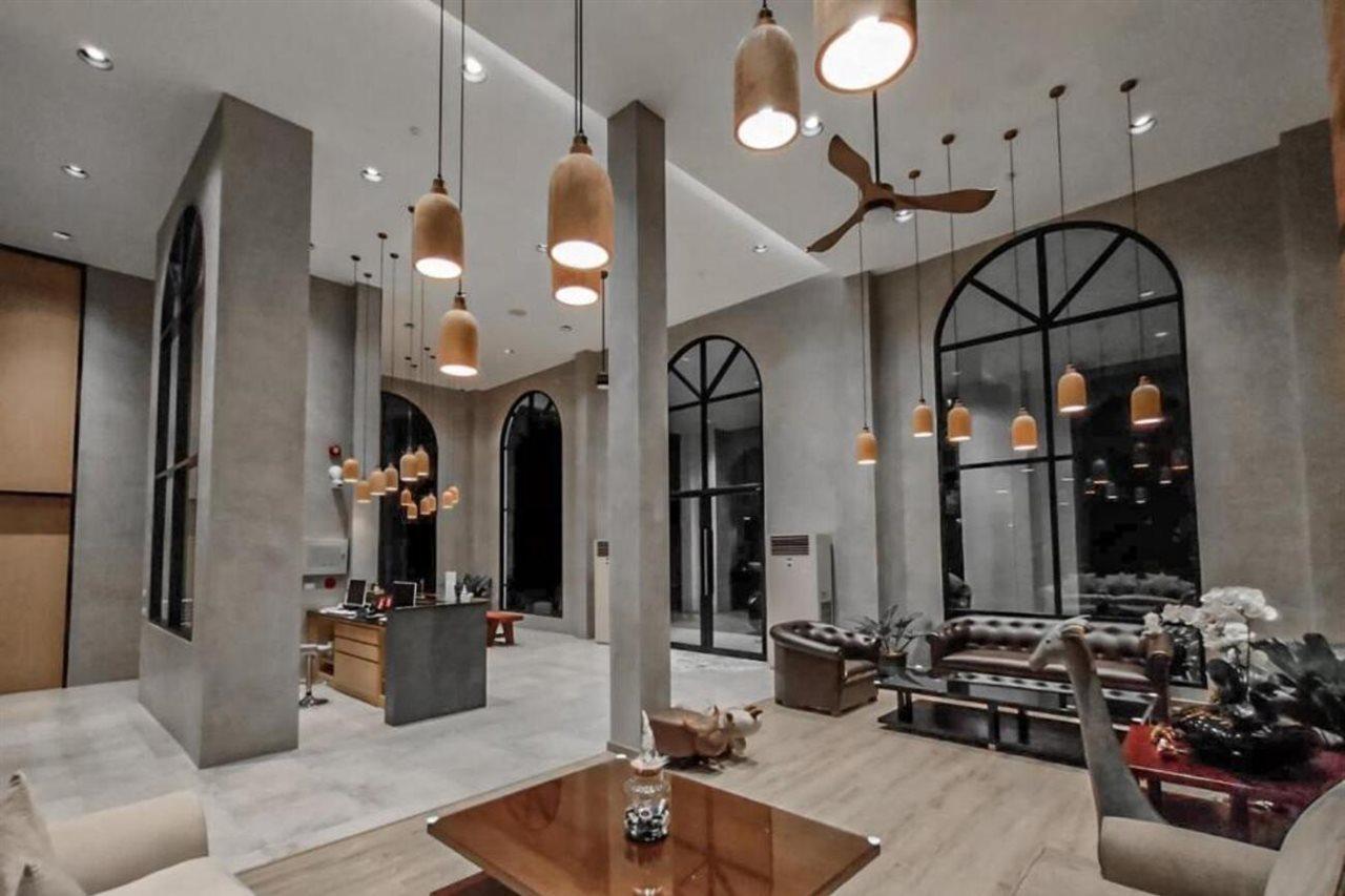 Le Lert Hotel Ratchaburi Esterno foto