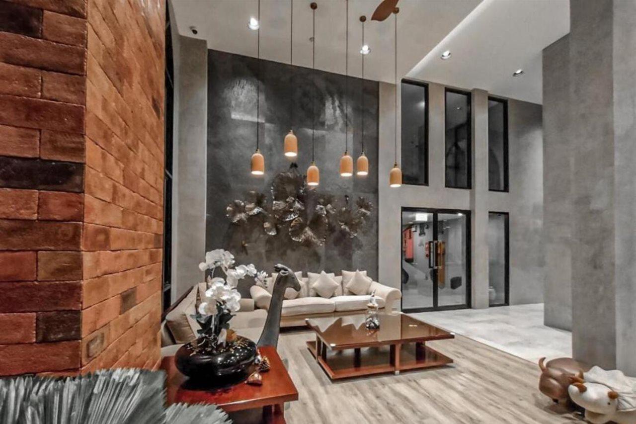 Le Lert Hotel Ratchaburi Esterno foto
